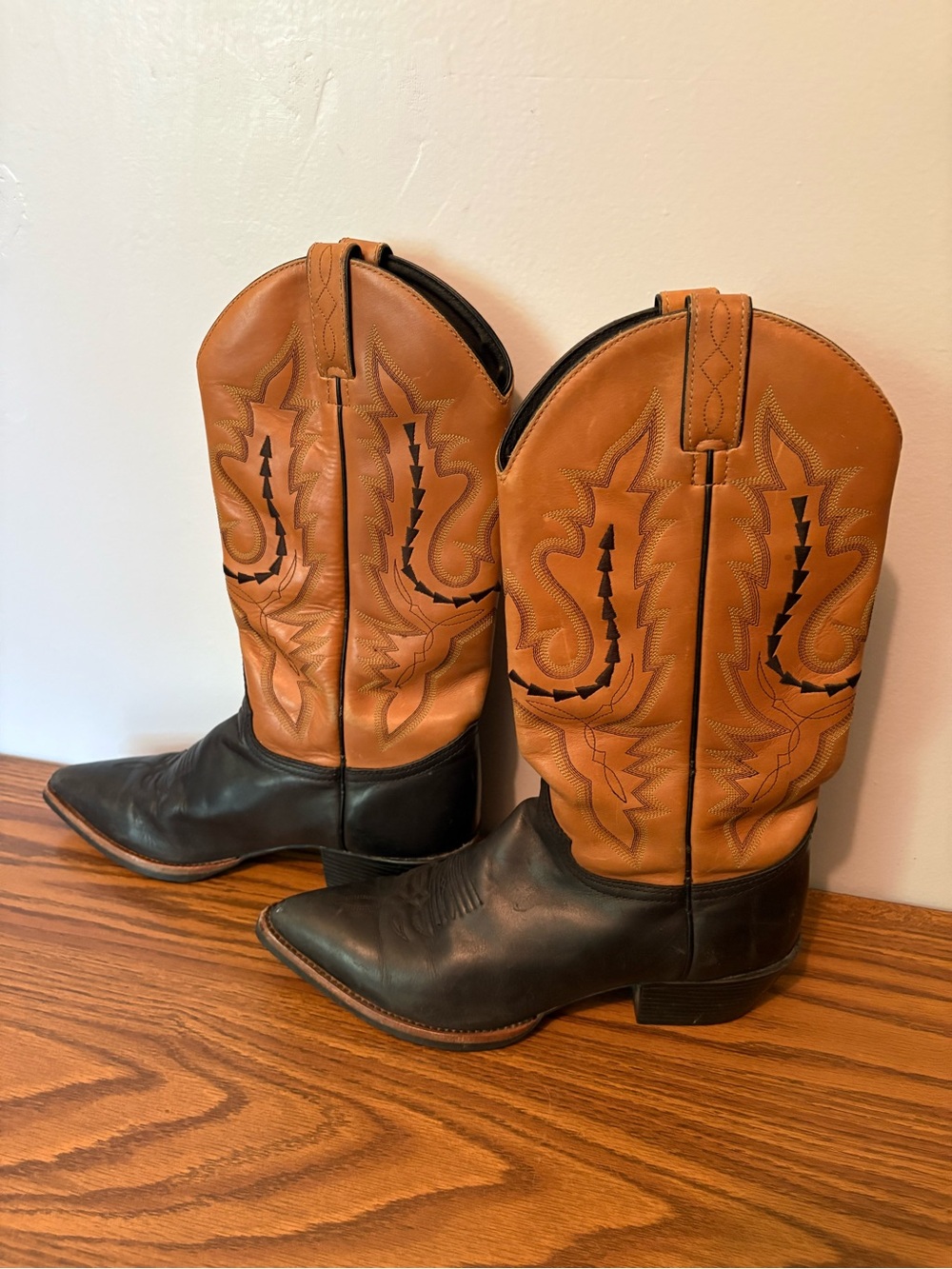 Justin Boots Two Tone Western Heeled Boots Tan Black Women’s 8 Leather Cowgirl
